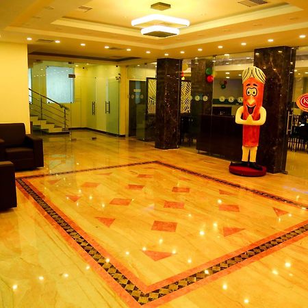 Hotel Sera Grand Ченай Екстериор снимка