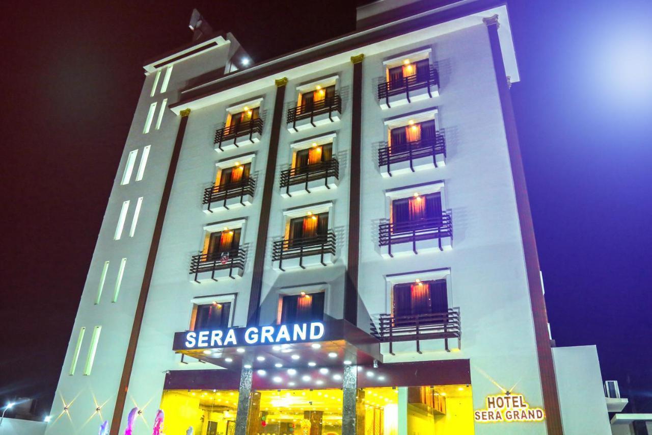 Hotel Sera Grand Ченай Екстериор снимка