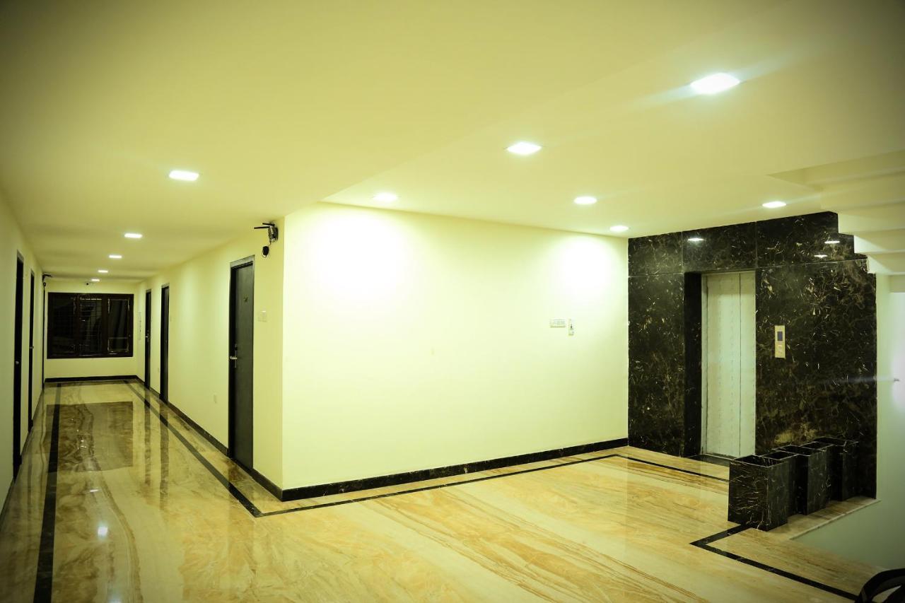 Hotel Sera Grand Ченай Екстериор снимка